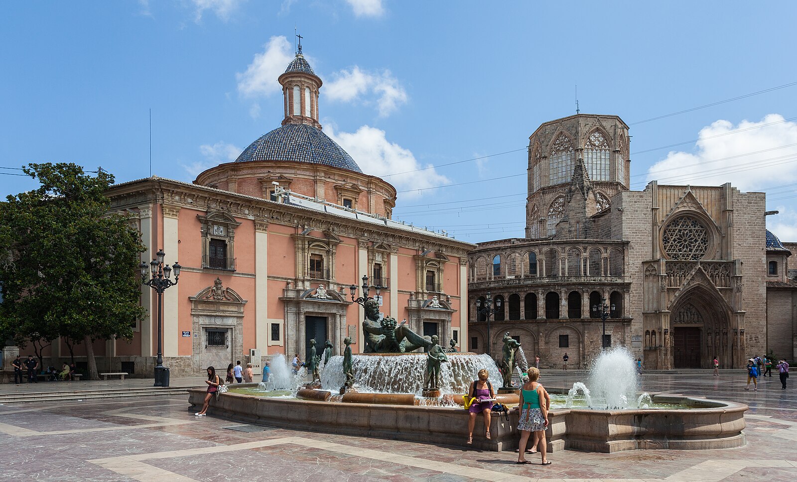 Plaza de la Virgen, Valencia - the heart of the Mare de Deu festival